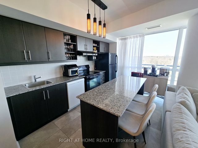 1005 - 35 Brian Peck Cres