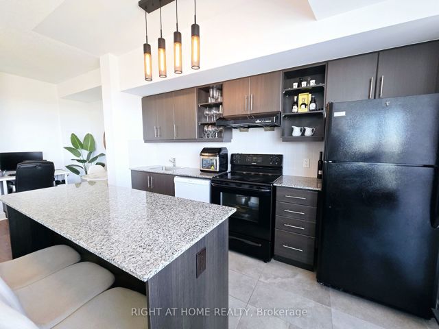 1005 - 35 Brian Peck Cres