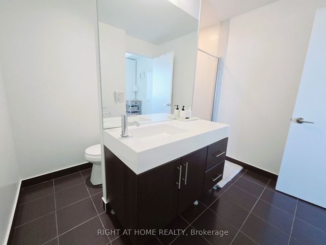 1005 - 35 Brian Peck Cres