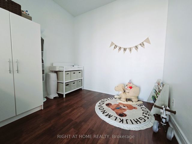 1005 - 35 Brian Peck Cres