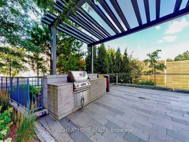 1005 - 35 Brian Peck Cres