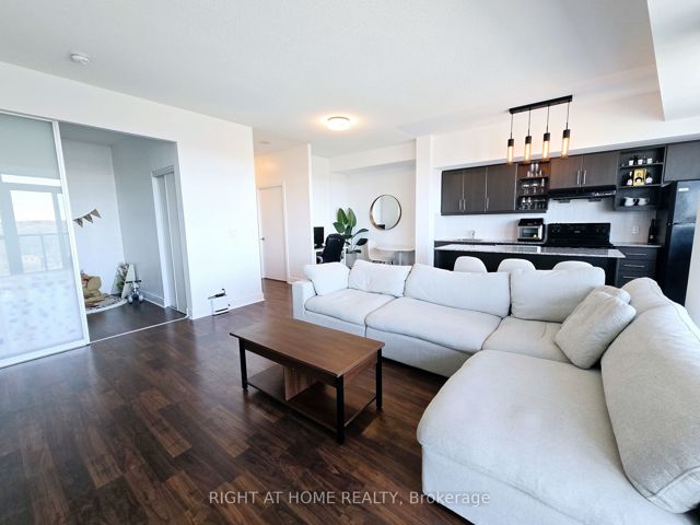 1005 - 35 Brian Peck Cres