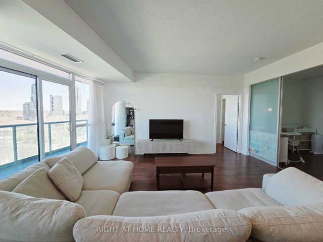 1005 - 35 Brian Peck Cres