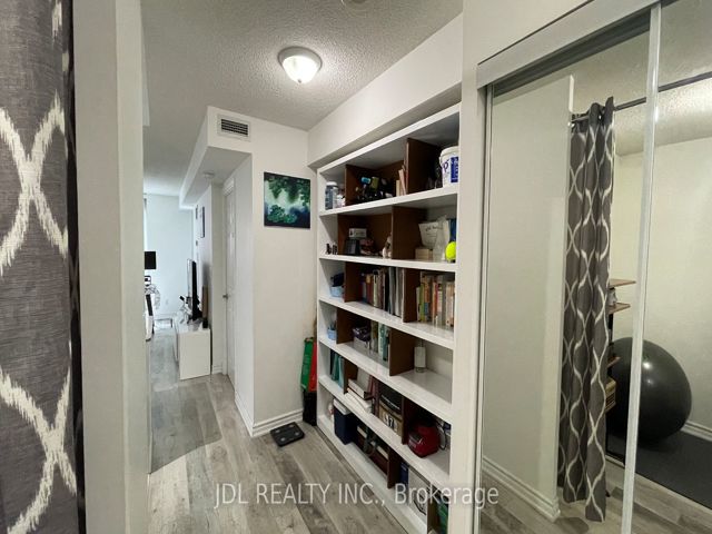 310 - 761 Bay St