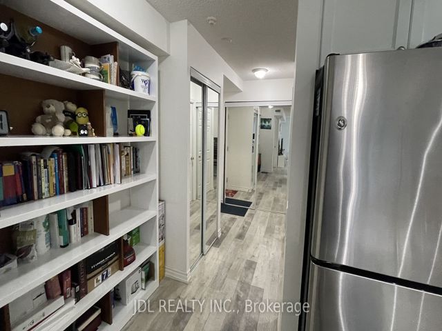 310 - 761 Bay St