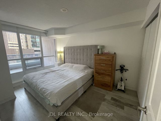 310 - 761 Bay St