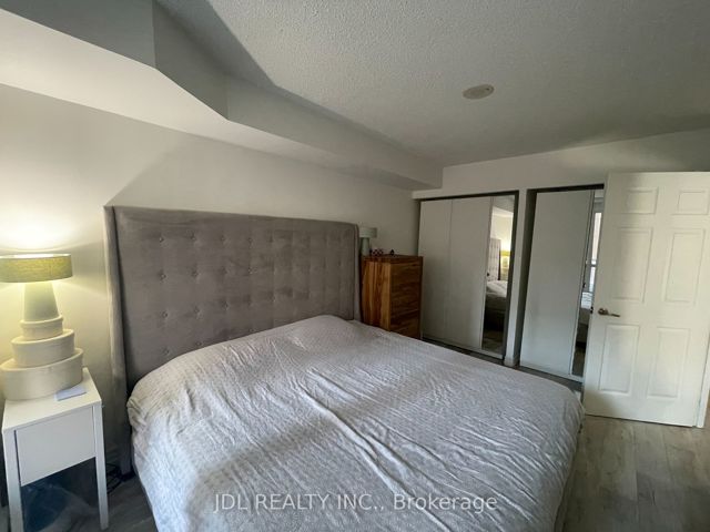 310 - 761 Bay St