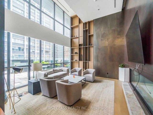 2313 - 7 Grenville St