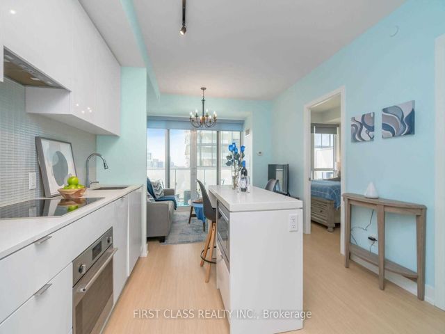 2313 - 7 Grenville St