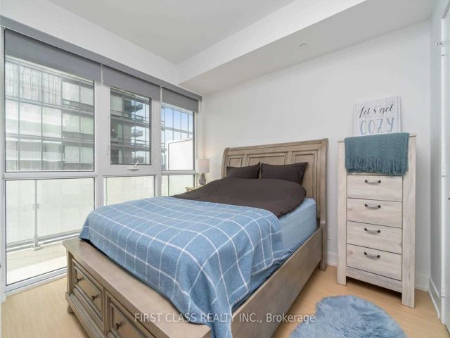 2313 - 7 Grenville St