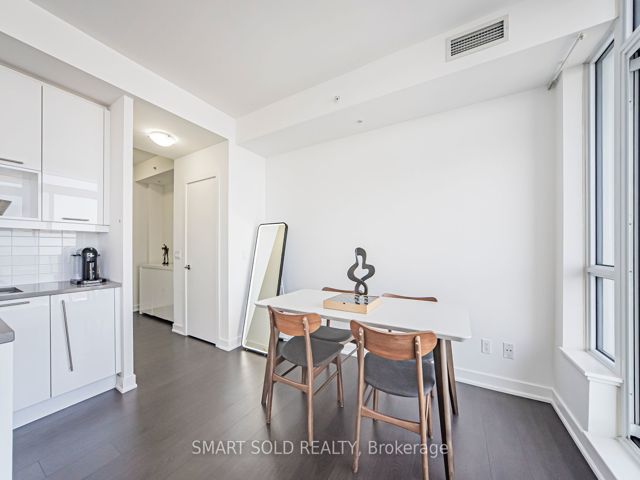 3701 - 30 Nelson St