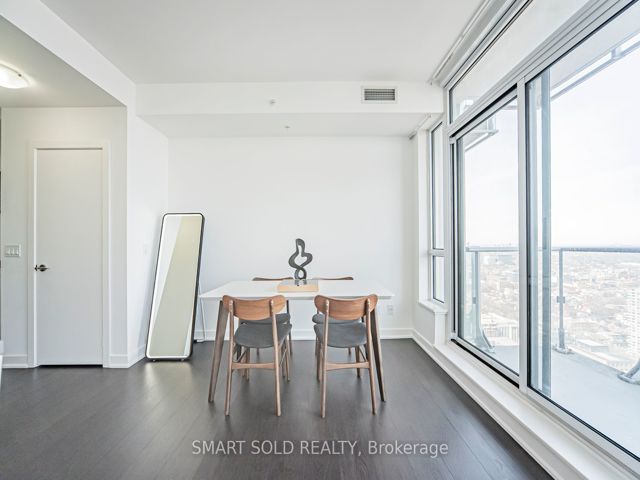 3701 - 30 Nelson St