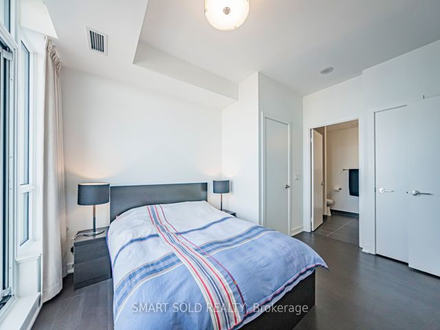 3701 - 30 Nelson St