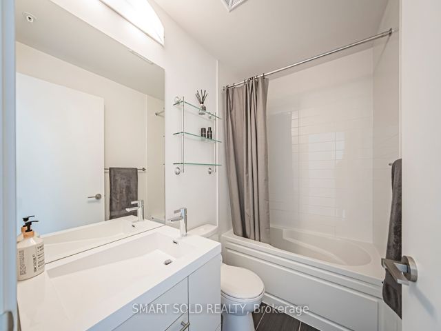 3701 - 30 Nelson St