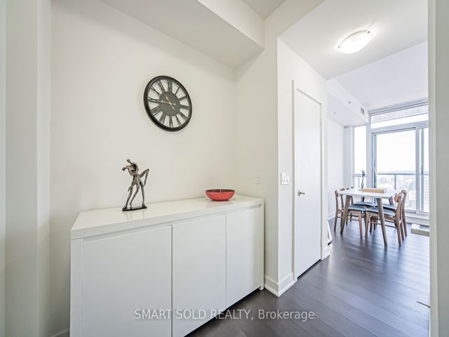 3701 - 30 Nelson St