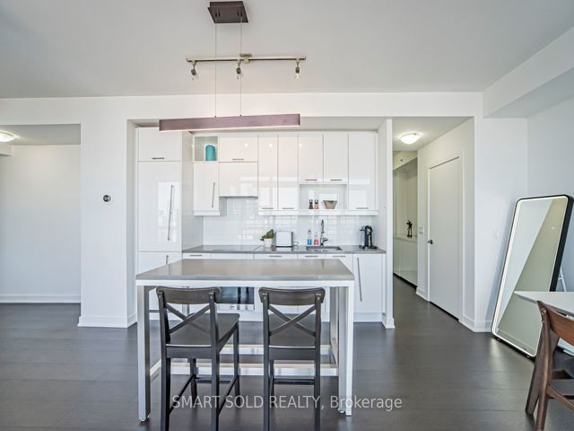 3701 - 30 Nelson St
