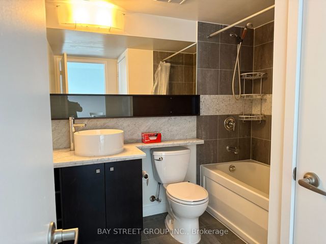 3912 - 11 Brunel Crt
