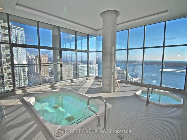 3912 - 11 Brunel Crt