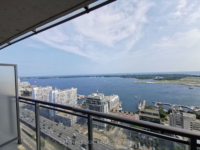 3912 - 11 Brunel Crt