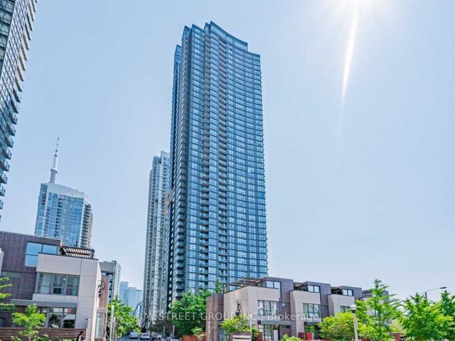 3912 - 11 Brunel Crt