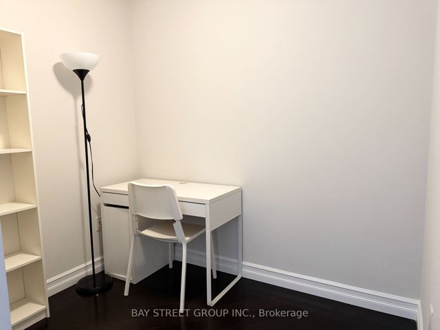 3912 - 11 Brunel Crt