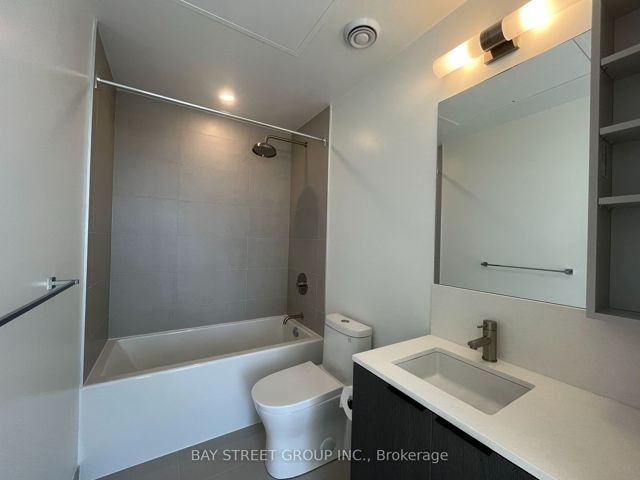2515 - 55 Mercer St