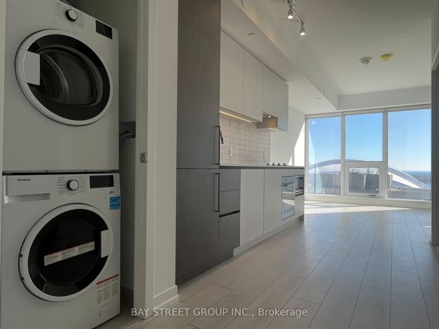 2515 - 55 Mercer St
