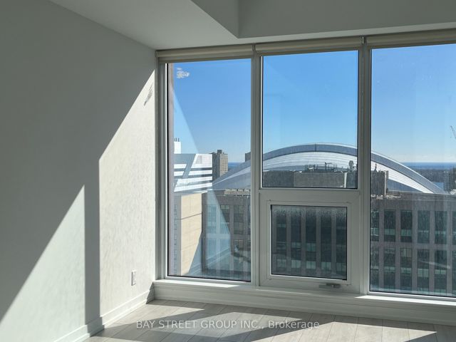 2515 - 55 Mercer St