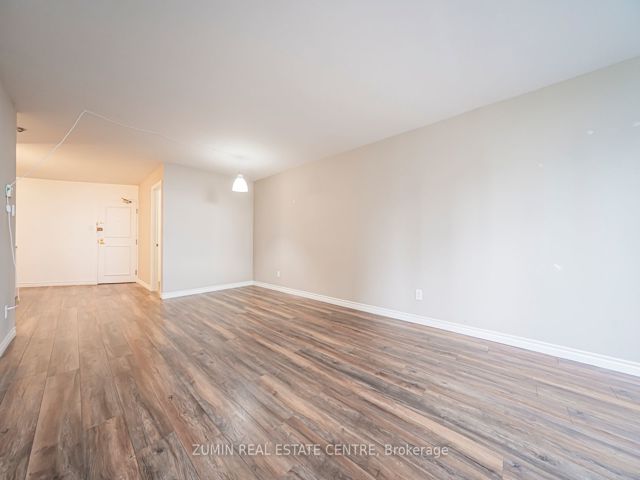 1304 - 260 Queens Quay W