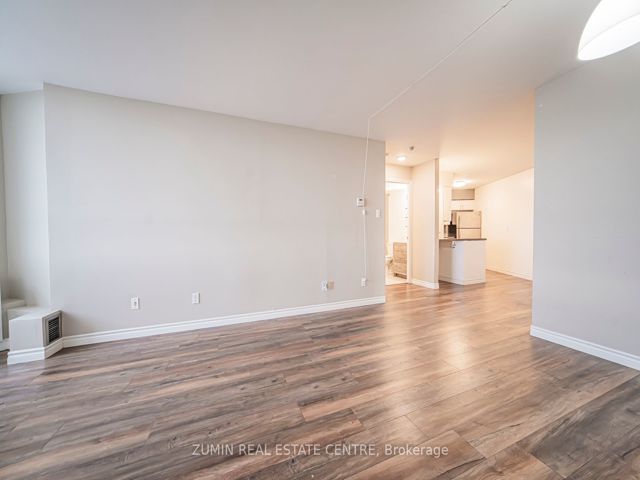 1304 - 260 Queens Quay W