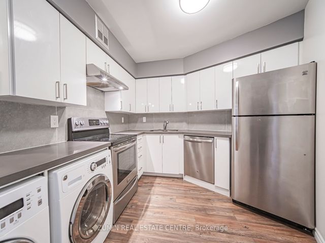 1304 - 260 Queens Quay W