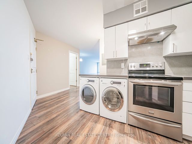 1304 - 260 Queens Quay W