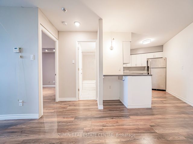 1304 - 260 Queens Quay W