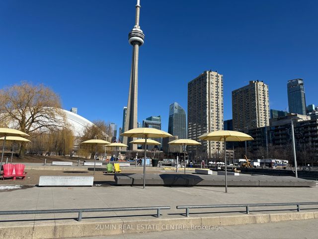 1304 - 260 Queens Quay W