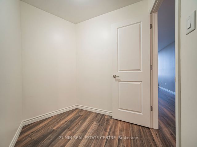 1304 - 260 Queens Quay W