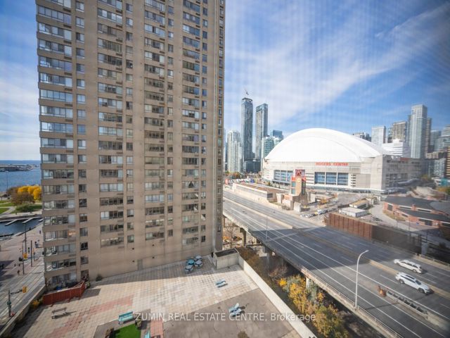1304 - 260 Queens Quay W