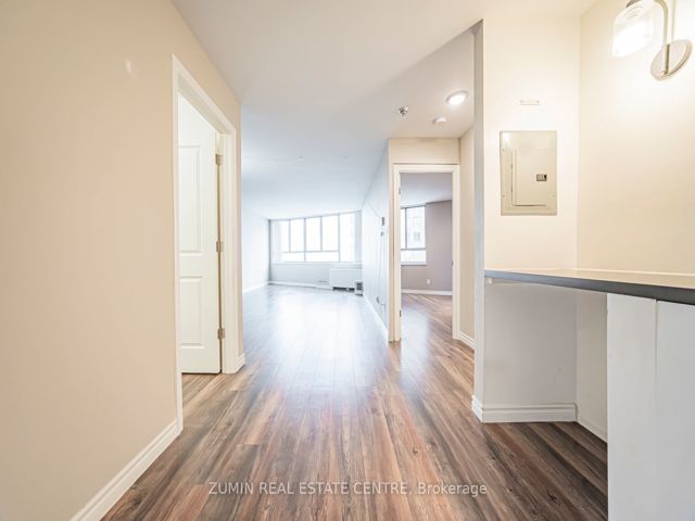 1304 - 260 Queens Quay W