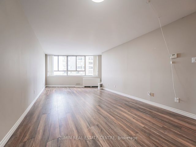 1304 - 260 Queens Quay W