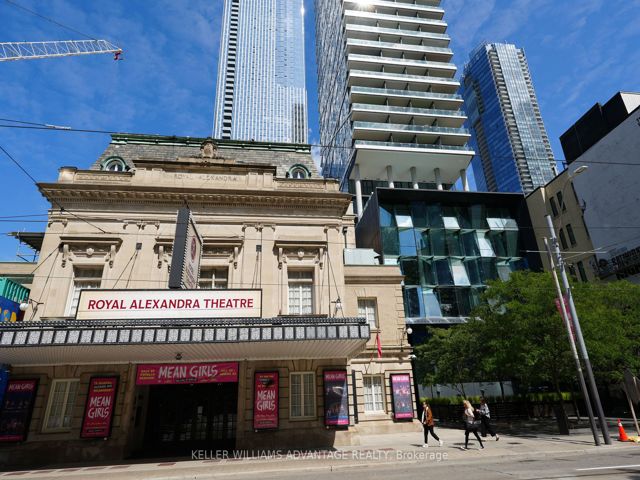1806 - 224 King St W