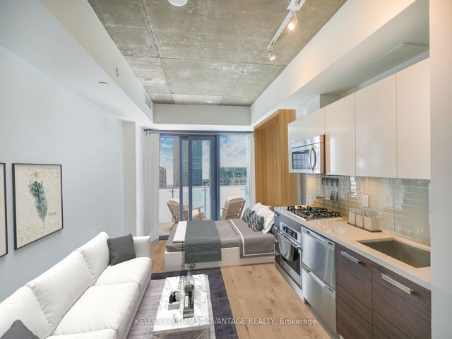 1806 - 224 King St W
