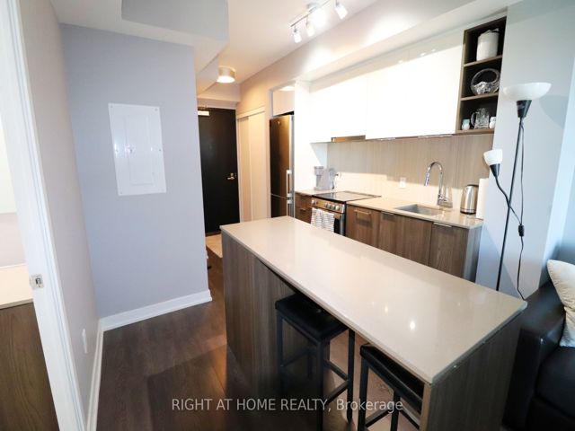 541 - 31 Tippet Rd
