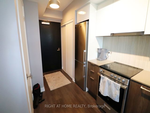 541 - 31 Tippet Rd