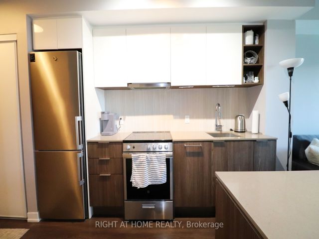541 - 31 Tippet Rd