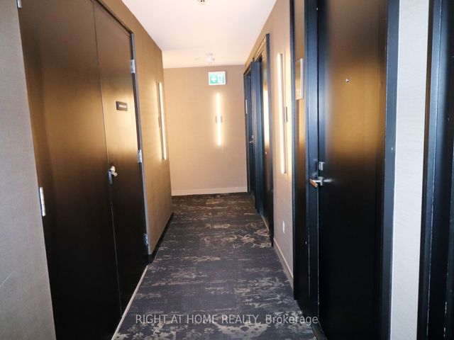 541 - 31 Tippet Rd