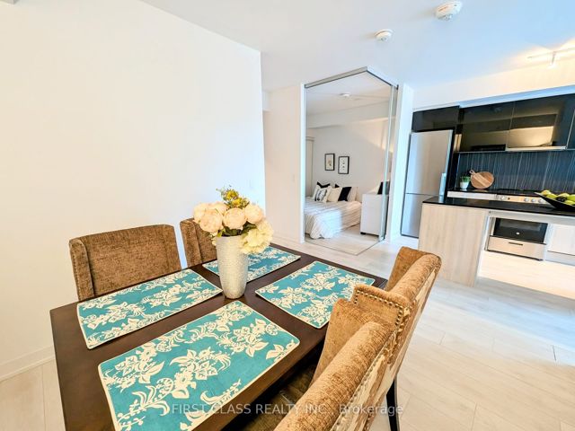 411 - 31 Tippett Rd