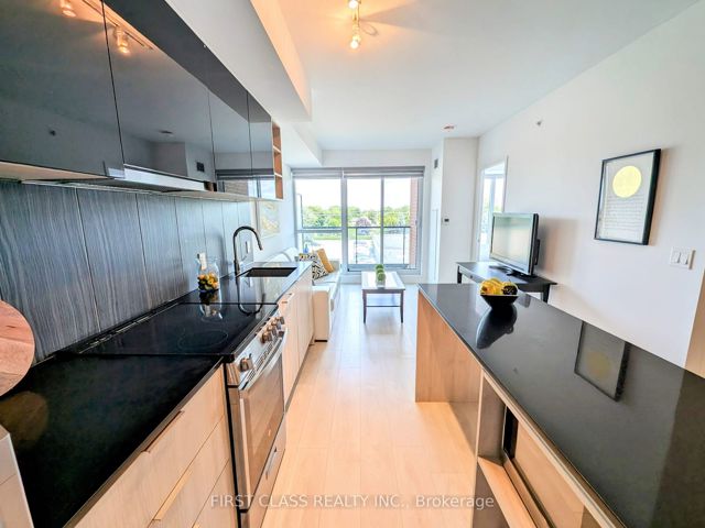 411 - 31 Tippett Rd