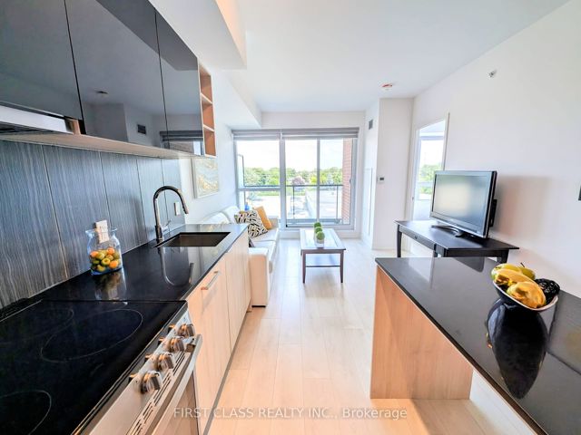 411 - 31 Tippett Rd