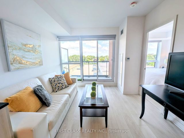 411 - 31 Tippett Rd