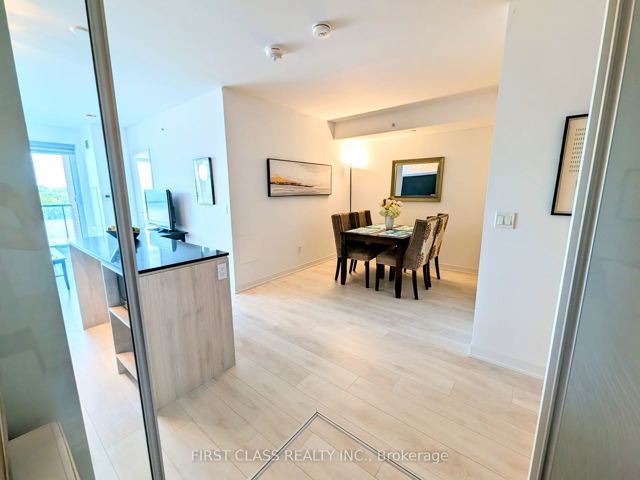 411 - 31 Tippett Rd