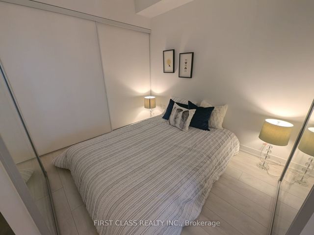 411 - 31 Tippett Rd